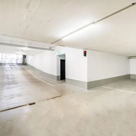 Lägenhet Luxurioese Ausstattung Tiefgaragenstellplatz *